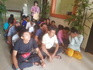 21 Orang Pekerja Migran Indonesia Illegal Asal NTT dan NTB Saat Di Amankan Subdit IV Ditreskrimum Polda Kepri